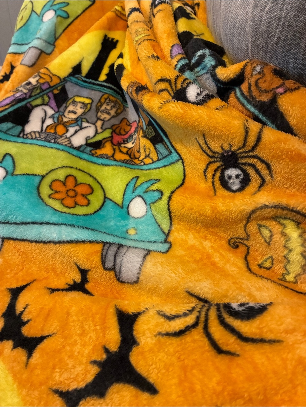 Scooby-Doo Halloween Plush Throw Blanket - Orange & Teal